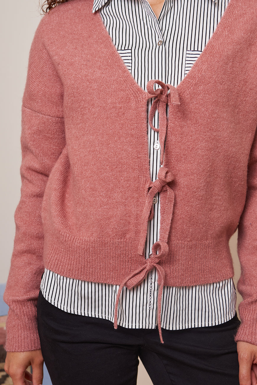 PULL AVEC NŒUDS MEYSSA