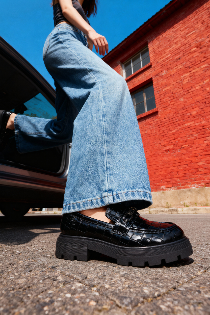 DERBIES NOIR CROCO MATEA