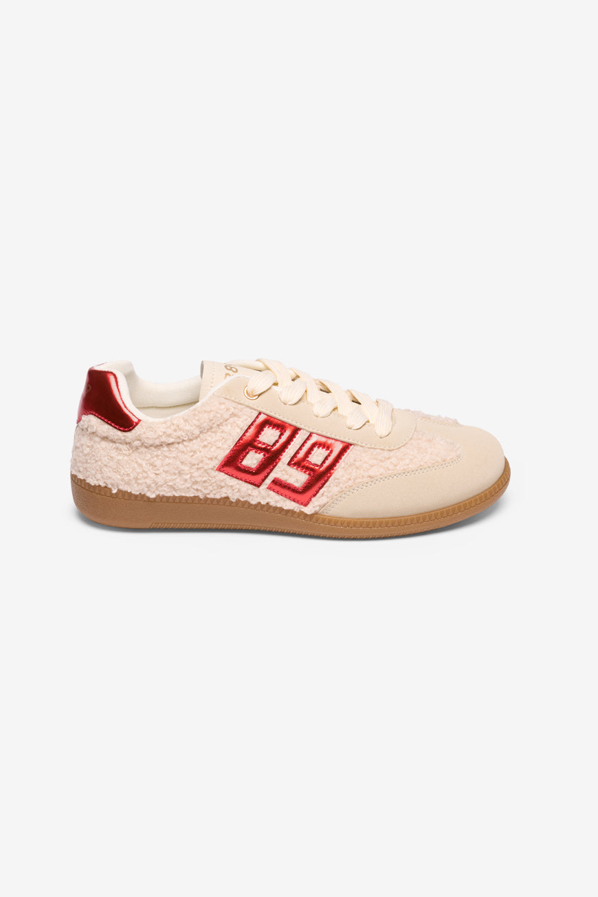 Basket 89 Sherpa Maelle beige en laine bouclée, écusson rouge métallisé 89