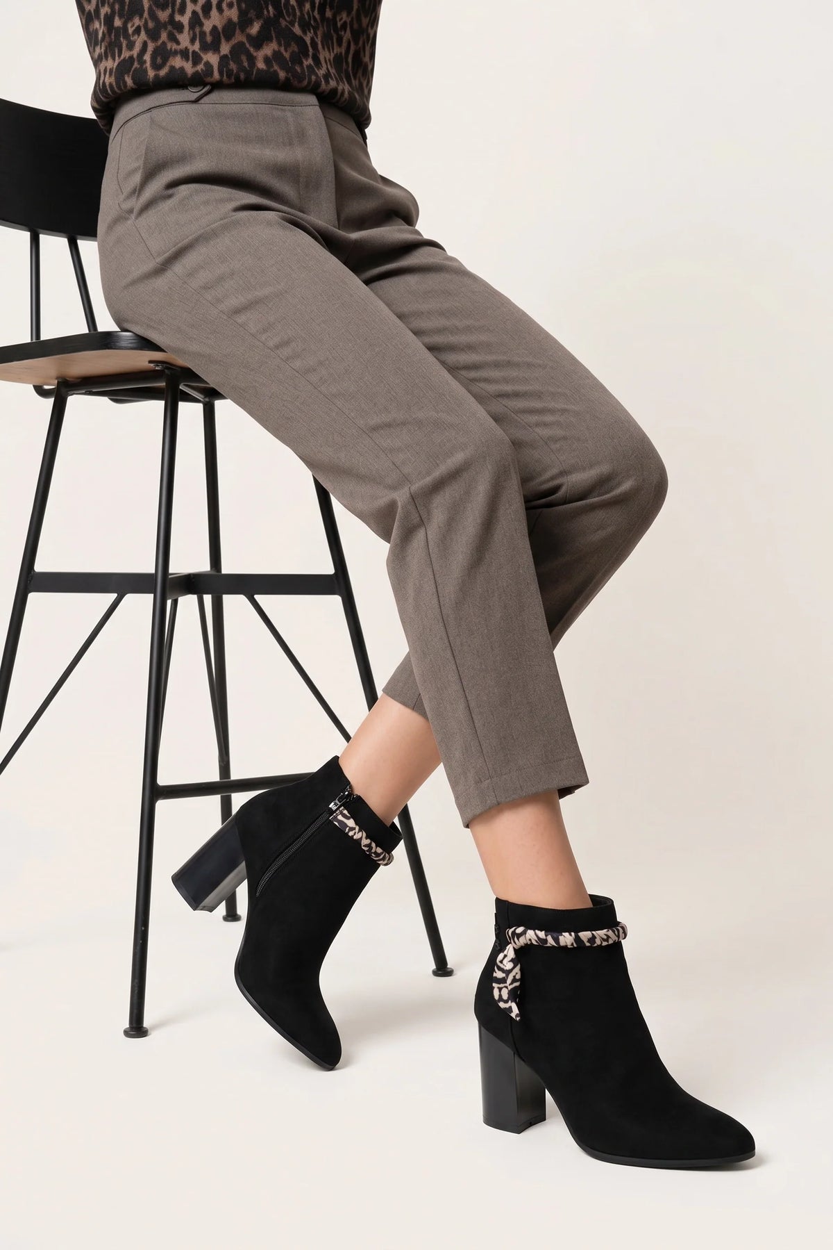 BOTTINES PHILIPINE NOIR SUEDINE
