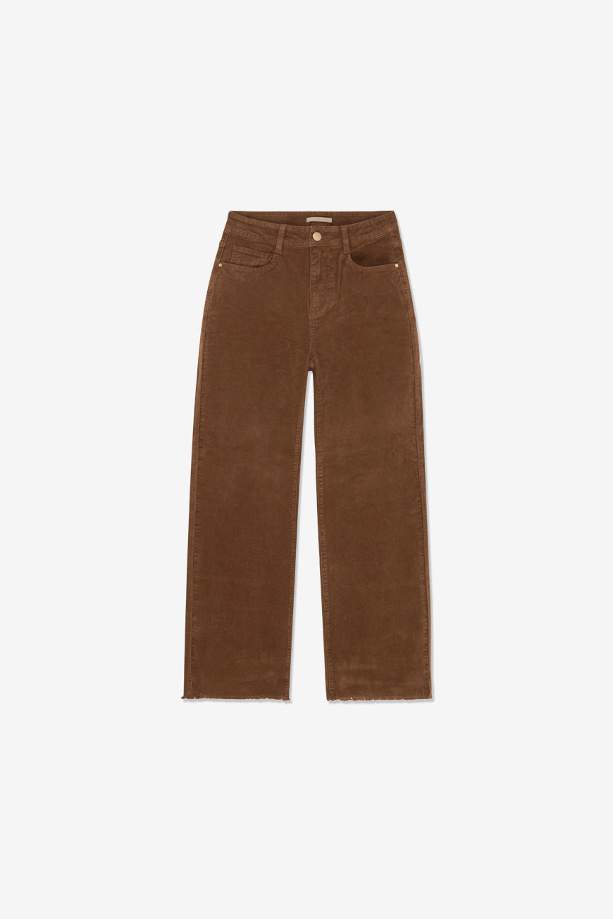 Pantalon Paulina choco en velours côtelé à ourlet brut, packshot produit à plat sur fond blanc.