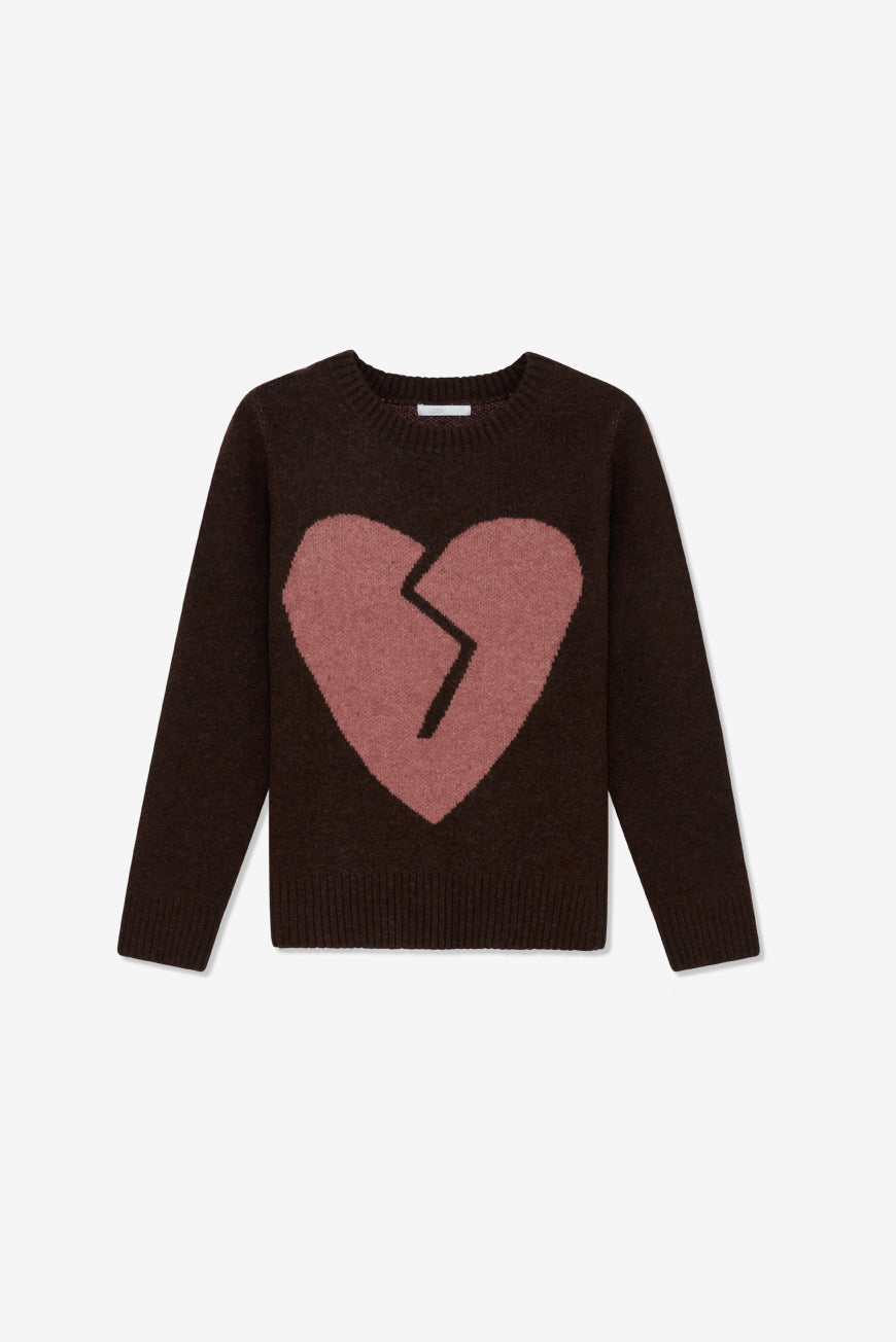 Pull Parfaite marron à motif cœur brisé rose, vue à plat