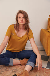T-SHIRT BRUNILDE