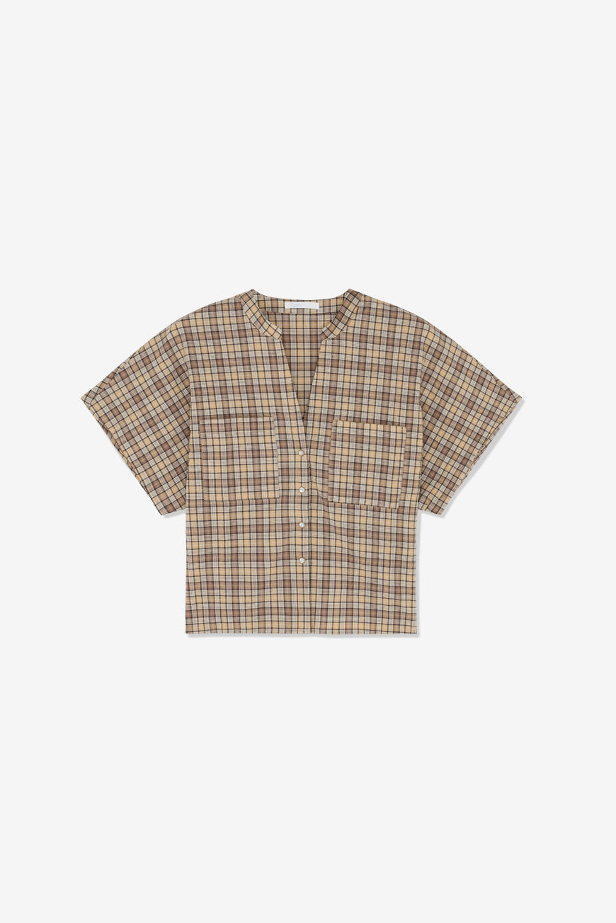 Chemise Nikolina à carreaux beige, marron et gris, col en V et manches courtes, poches plaquées, vue à plat